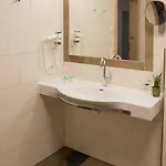 ابارتمنتهاوس رينات * راوريس